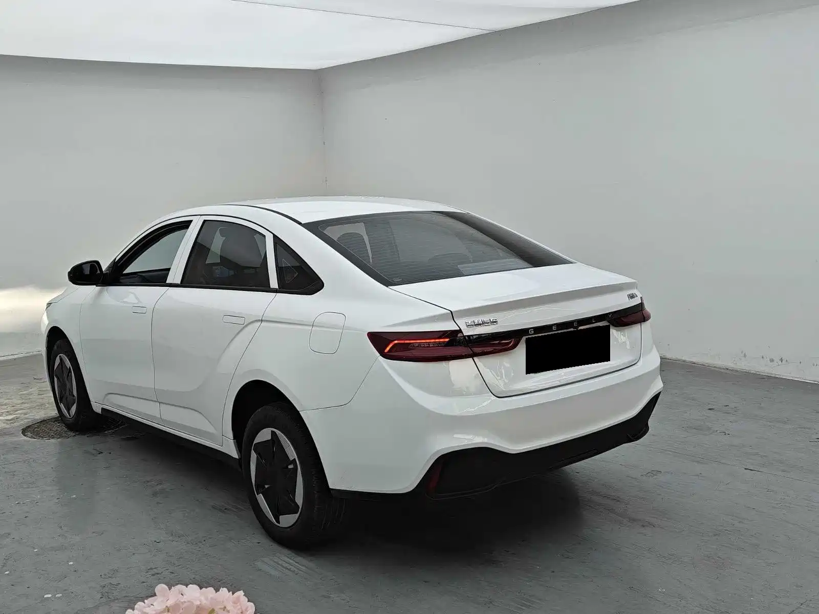 Фото 9 - Geely Geometry A