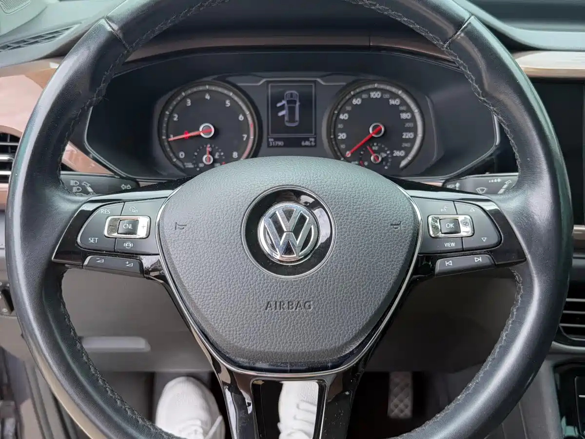 Volkswagen Tharu 2020 280TSI 2WD Luxury Edition China V фото 7