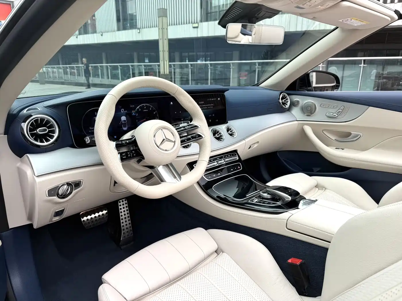Mercedes-Benz E-Class (Import) 2023 E 260 Convertible Coupe фото 2