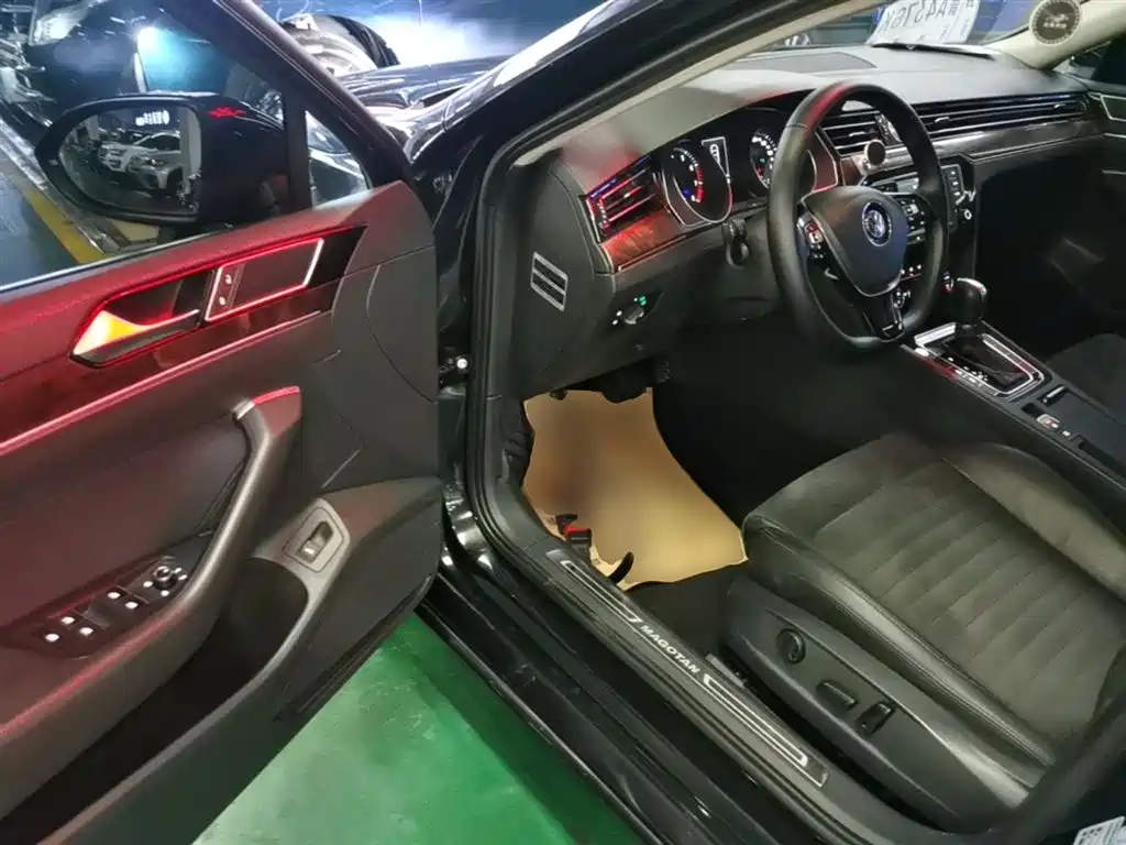 Volkswagen Magotan 2017 330TSI DSG Luxury фото 16