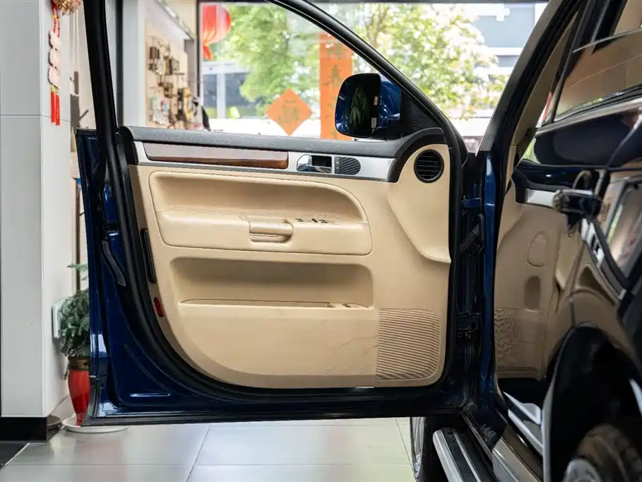 Volkswagen Touareg 2010 3.6 Limited Luxury Edition фото 11