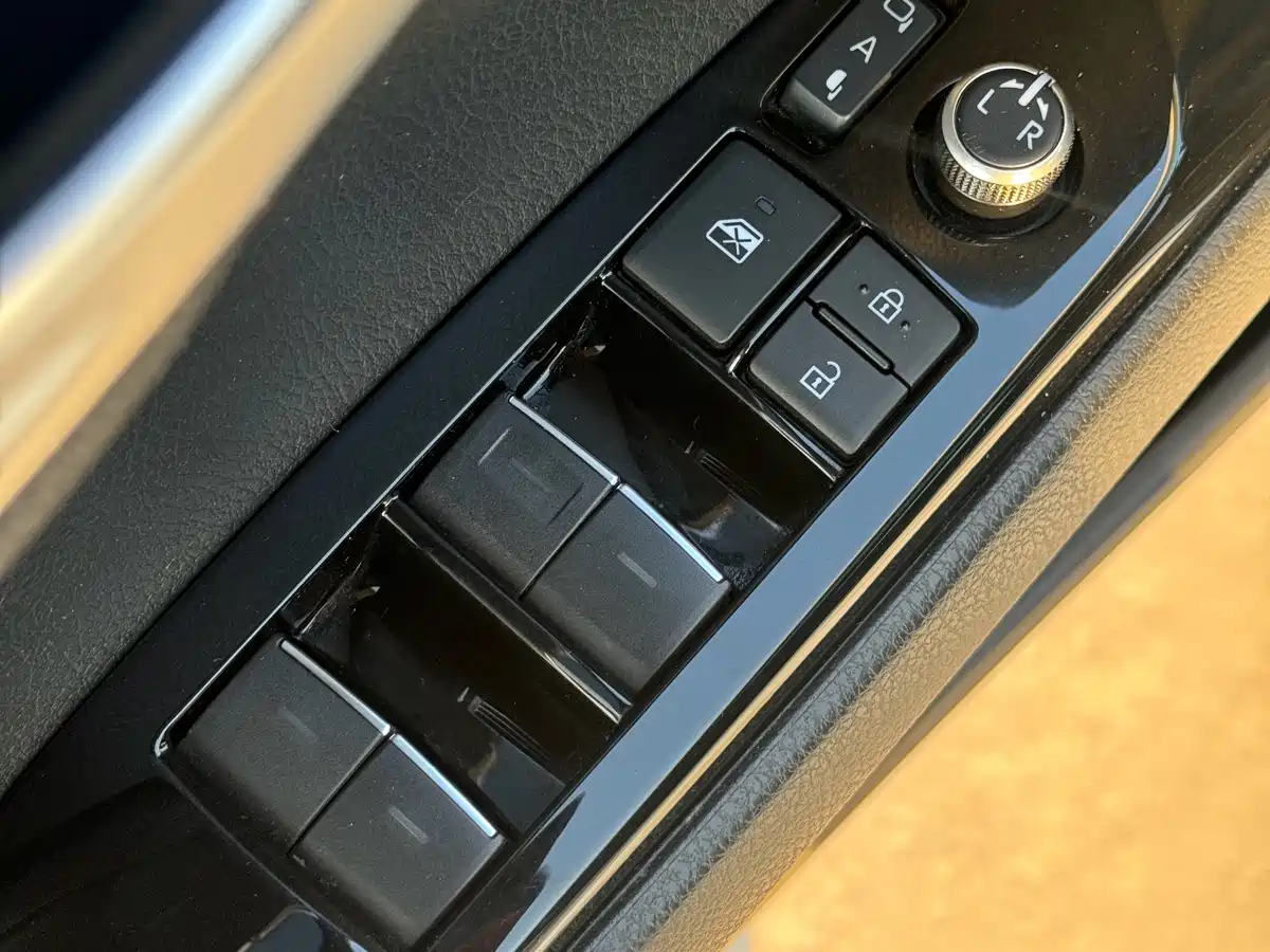 Toyota Camry 2021 2.0G Luxury Edition фото 7