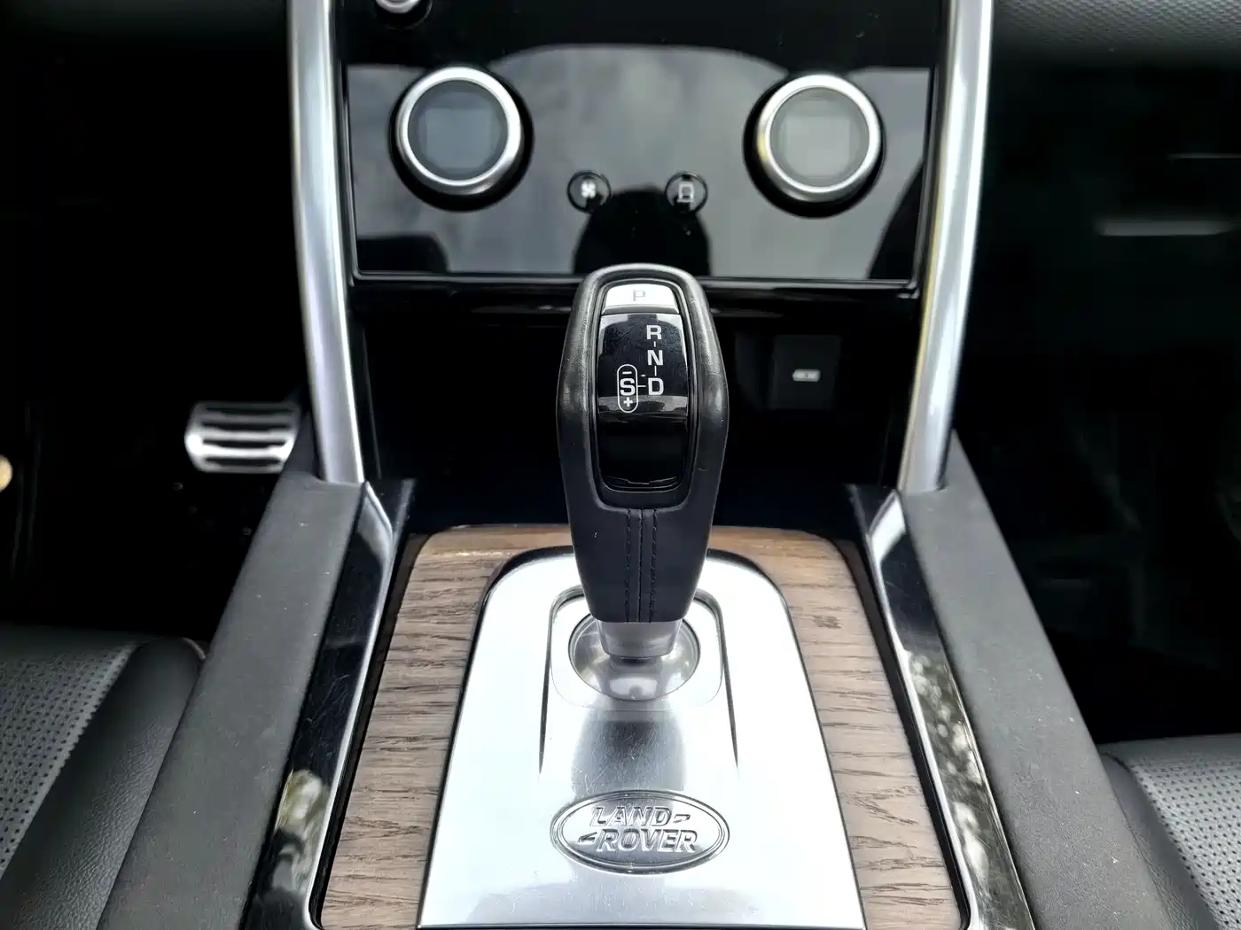 LAND ROVER DISCOVER SPORTS