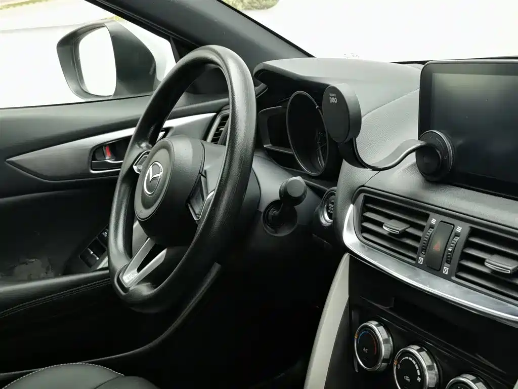 Mazda CX-4 2018 Model 2.0L Automatic 2WD Skyactiv Dynamic (China V) фото 22