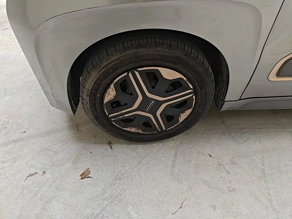Фото 23 - Baojun E200
