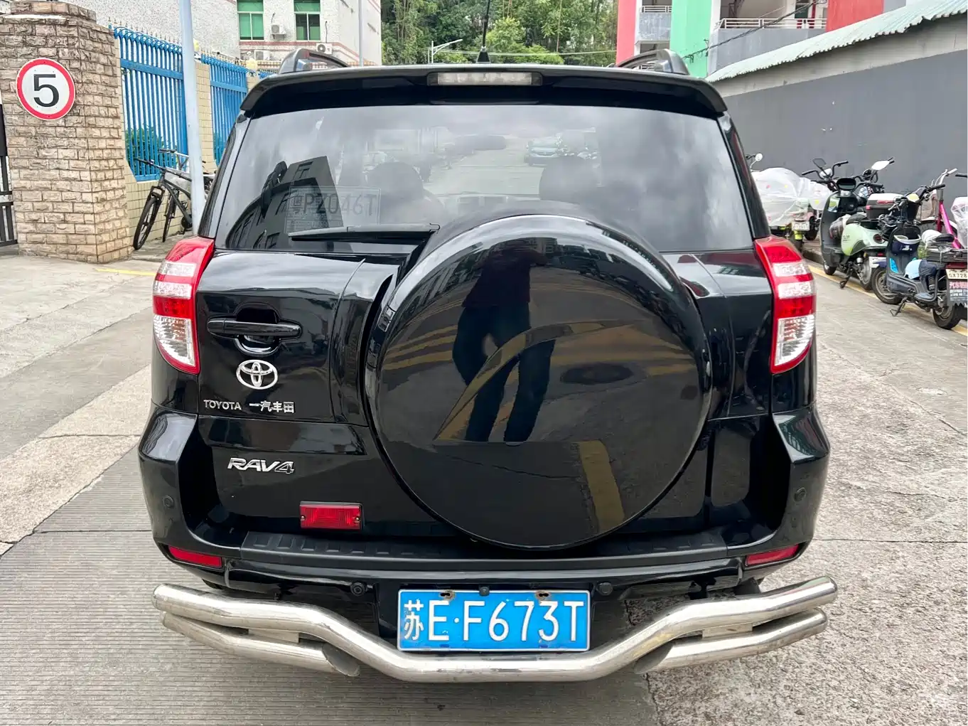 Toyota RAV4 Rongfang 2011 2.4L Automatic 4WD Ultimate Navigation Edition фото 11
