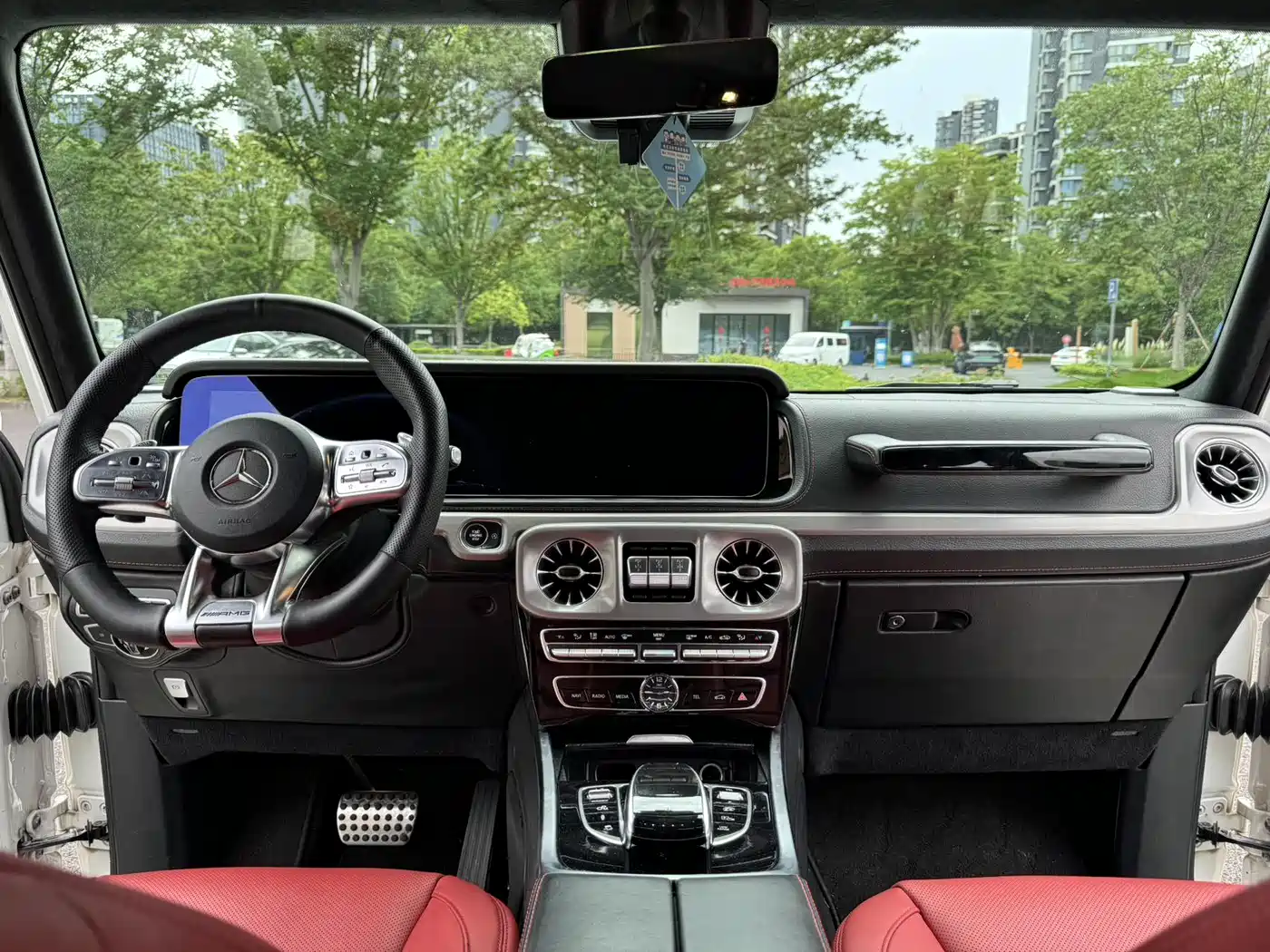 Фото 7 - Mercedes-Benz G-Class AMG