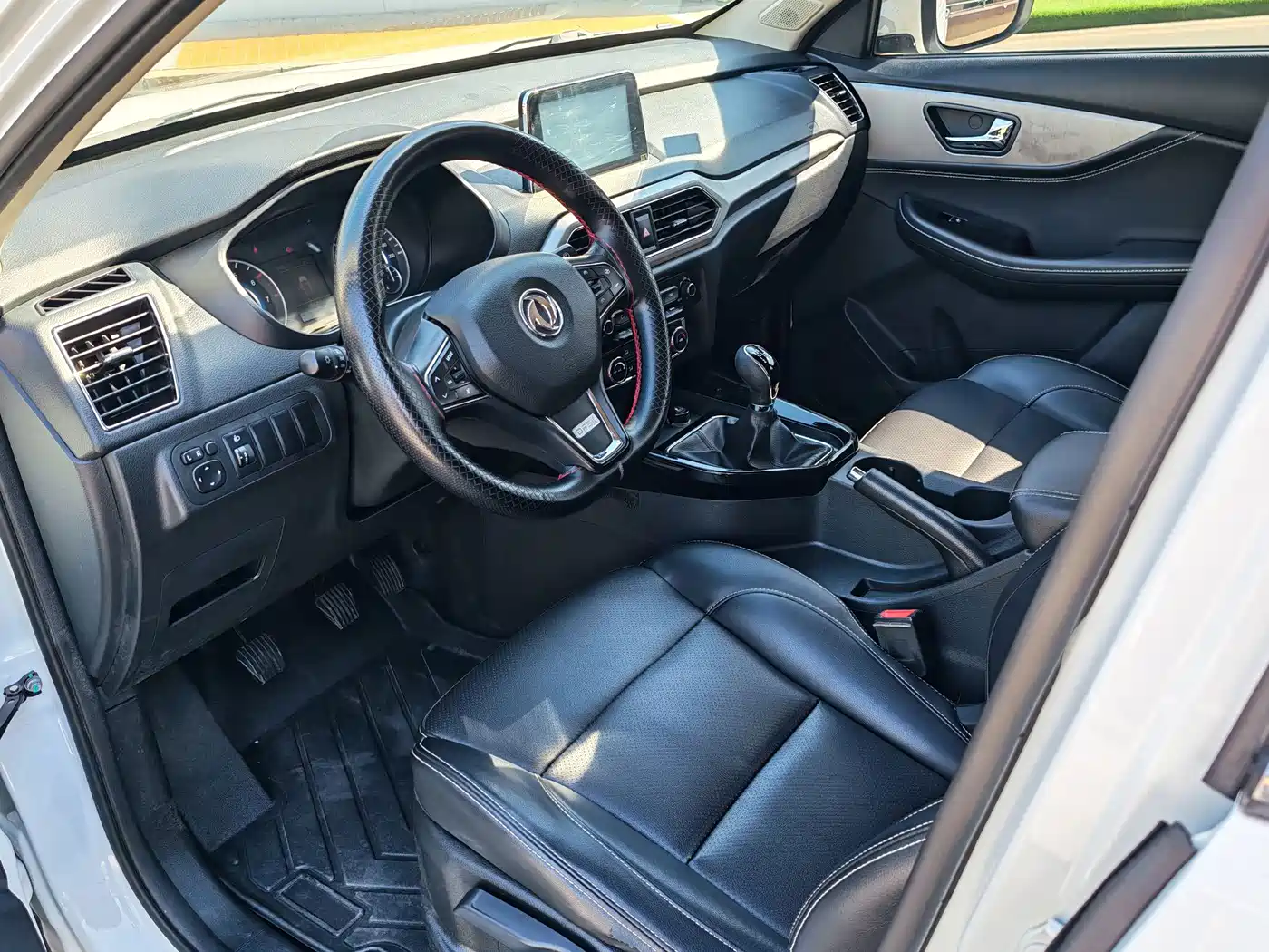 Dongfeng Fengguang Fengguang S560 2019 2018 1.8L Manual Comfort 7-Seater