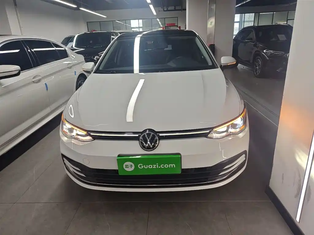 Volkswagen Golf 2023 Facelift 280TSI DSG Pro фото 3