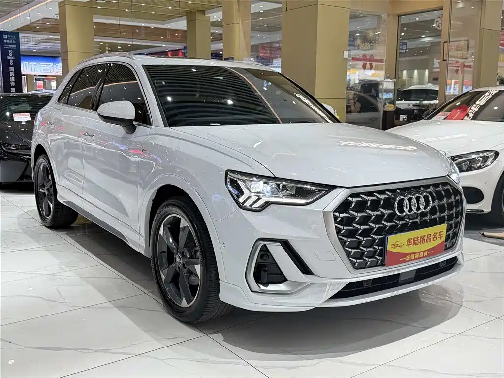 Audi Q3 2024 35 TFSI Fashion Sport фото 3