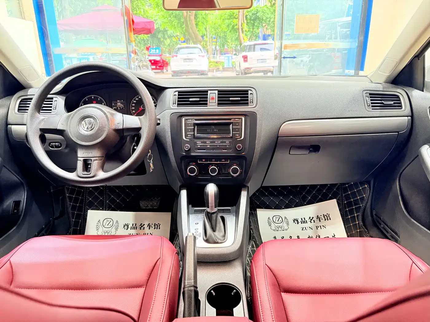 Volkswagen Sagitar 2012 1.6L Automatic Comfort Type фото 7