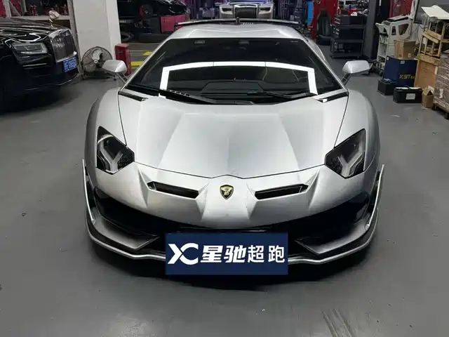  Lamborghini Aventador 2011 LP 700-4