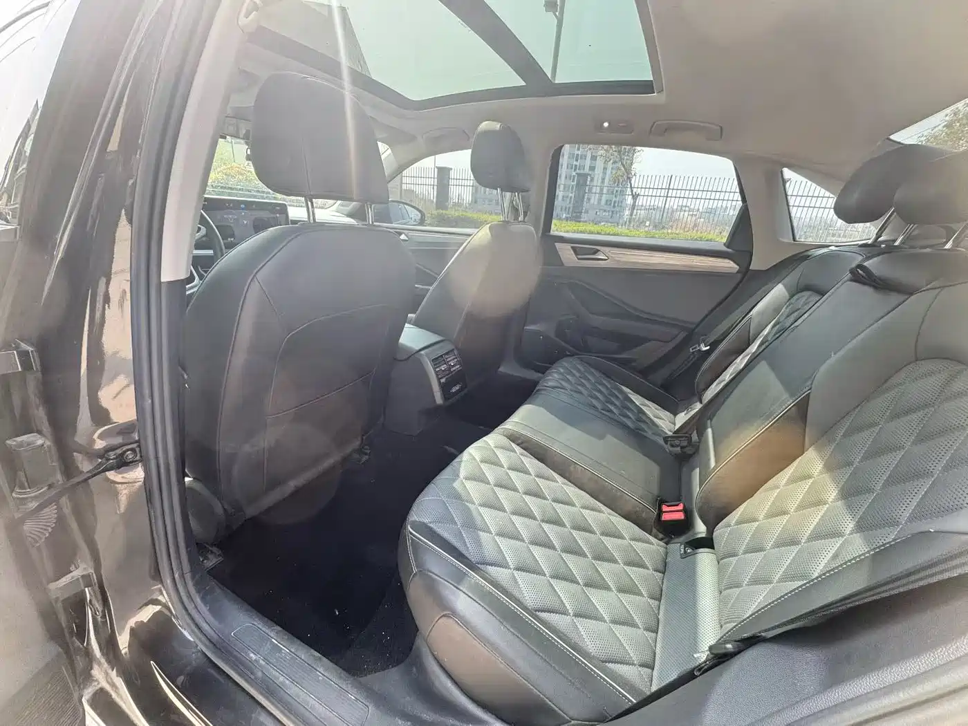 Volkswagen Sagitar 2023 300TSI DSG Excellence Edition фото 8