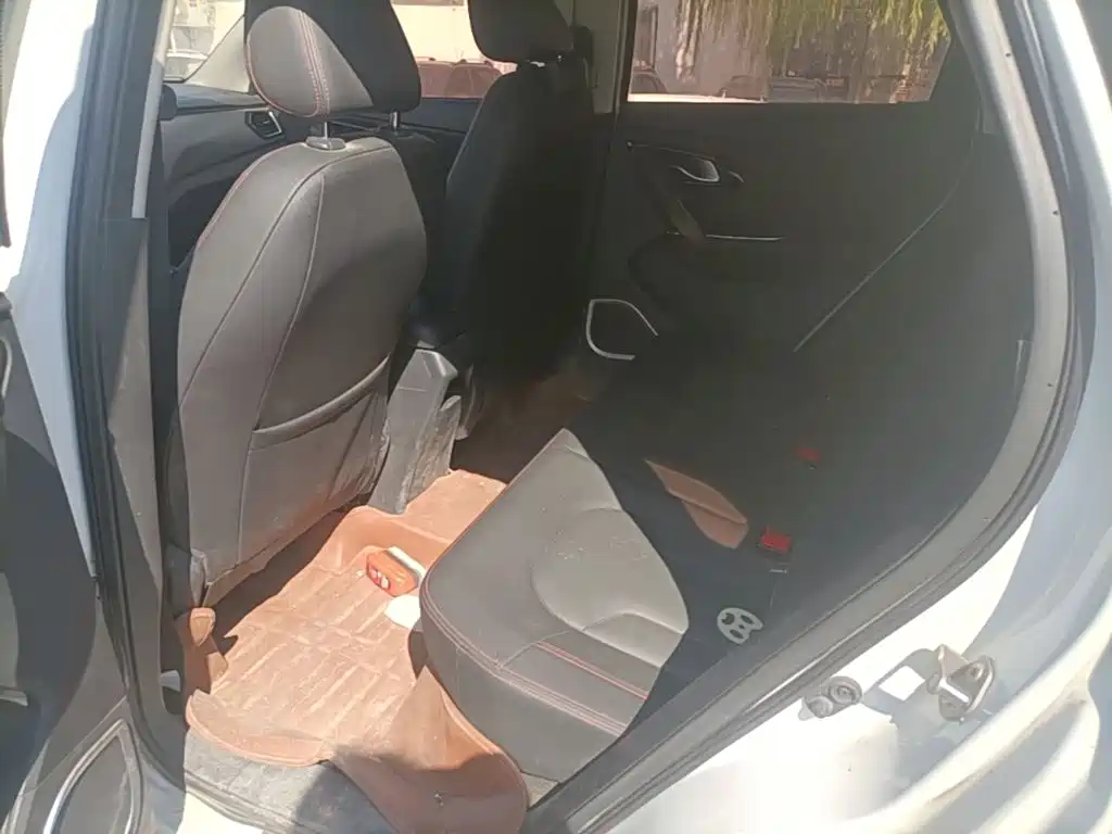 FAW Senya R7 2016 2016 1.6L Manual Premium