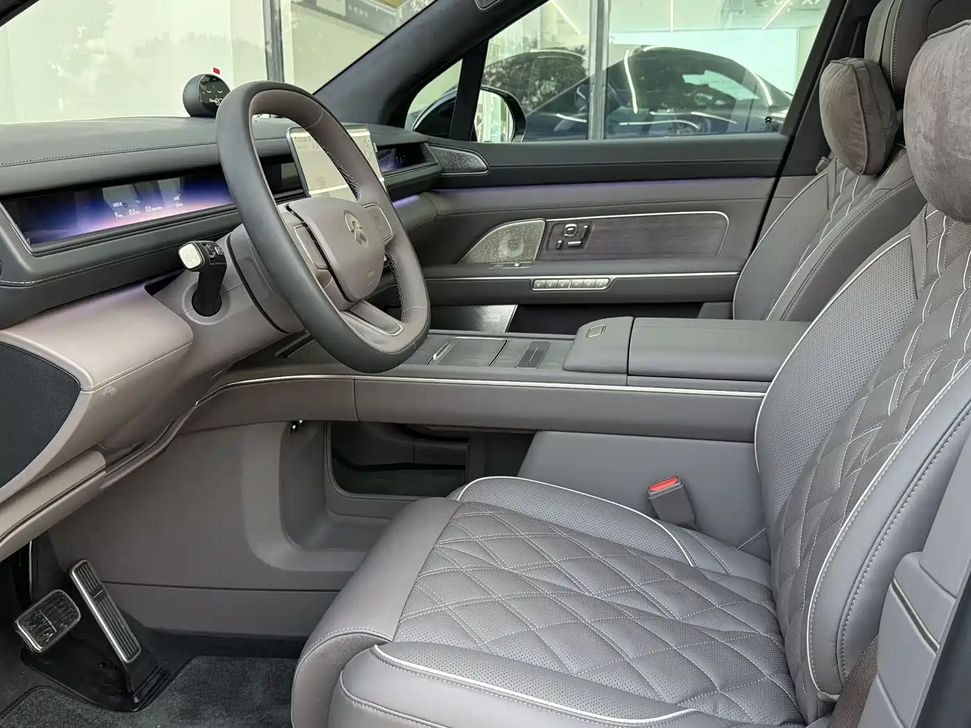 NIO ES8 2025 Model 6-Seat Executive Luxury Edition фото 9