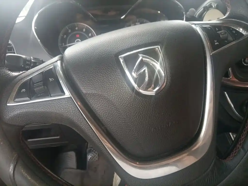 Baojun 560 2015 2015 1.8L Manual Luxury