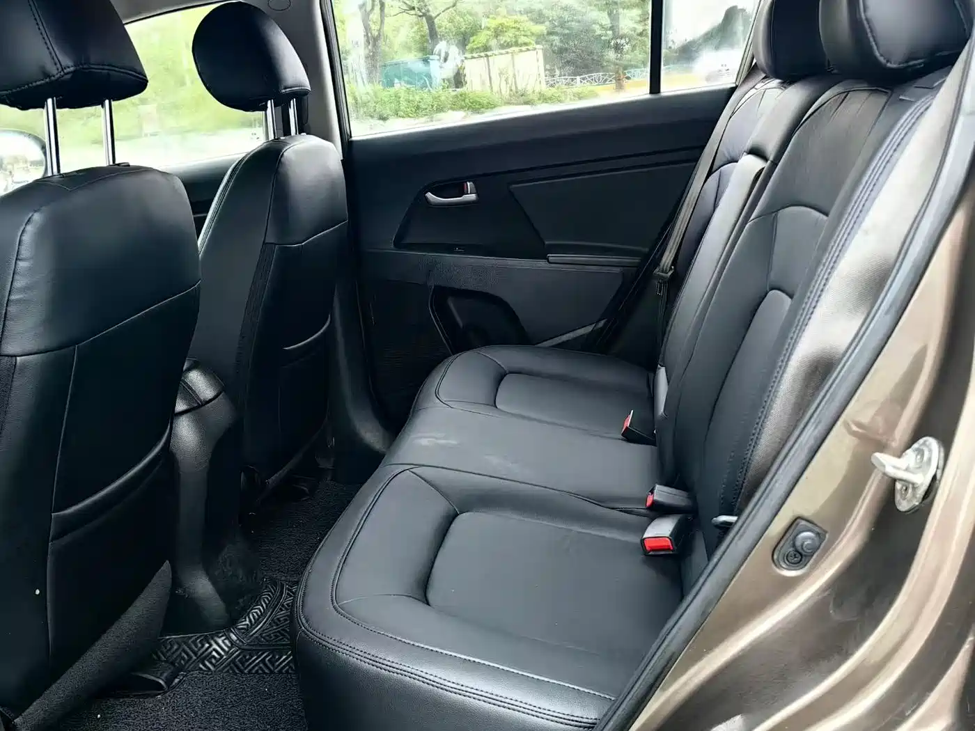 Kia Sportage 2012 2.0L Automatic 2WD GL фото 9