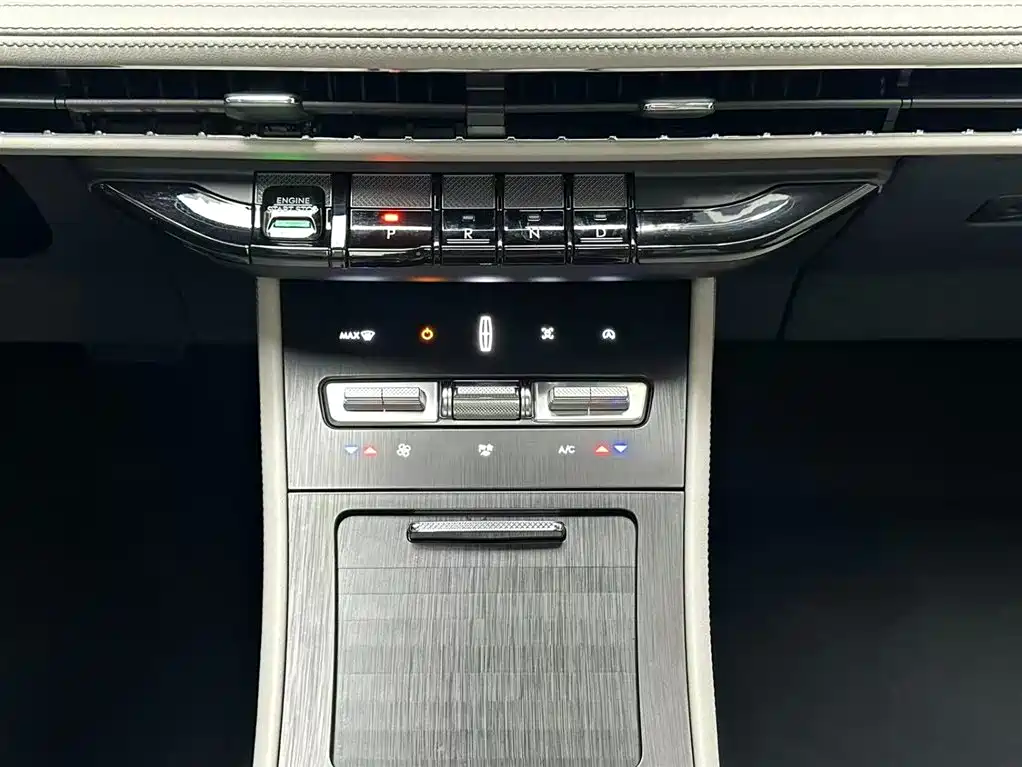LINCOLN ADVENTURER