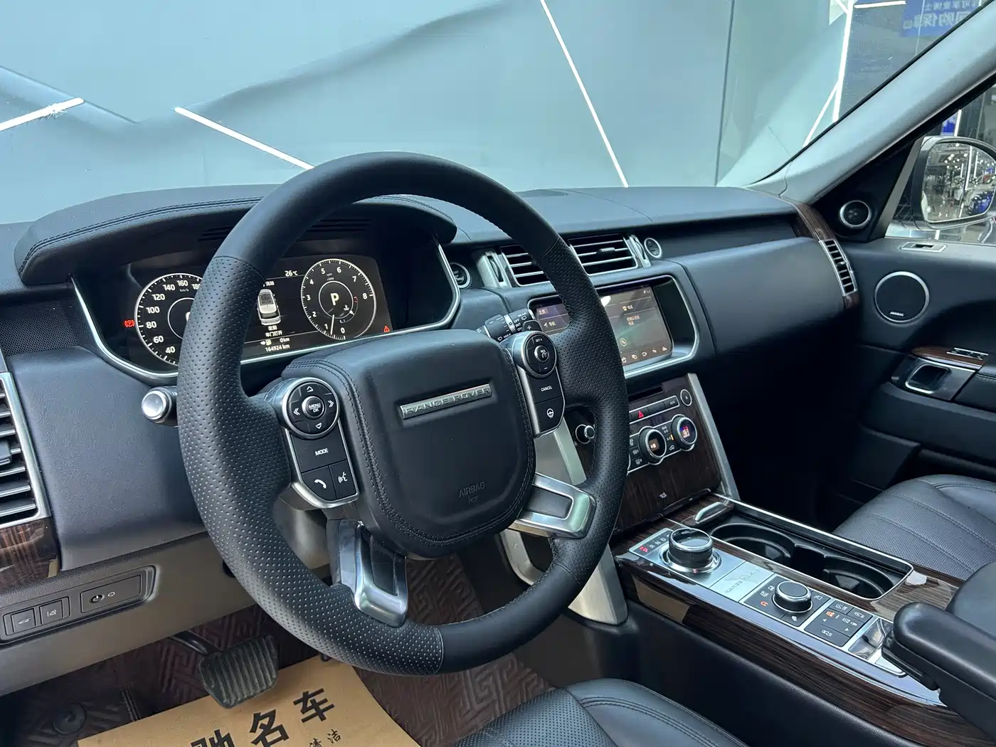 Фото 9 - Land Rover Range Rover