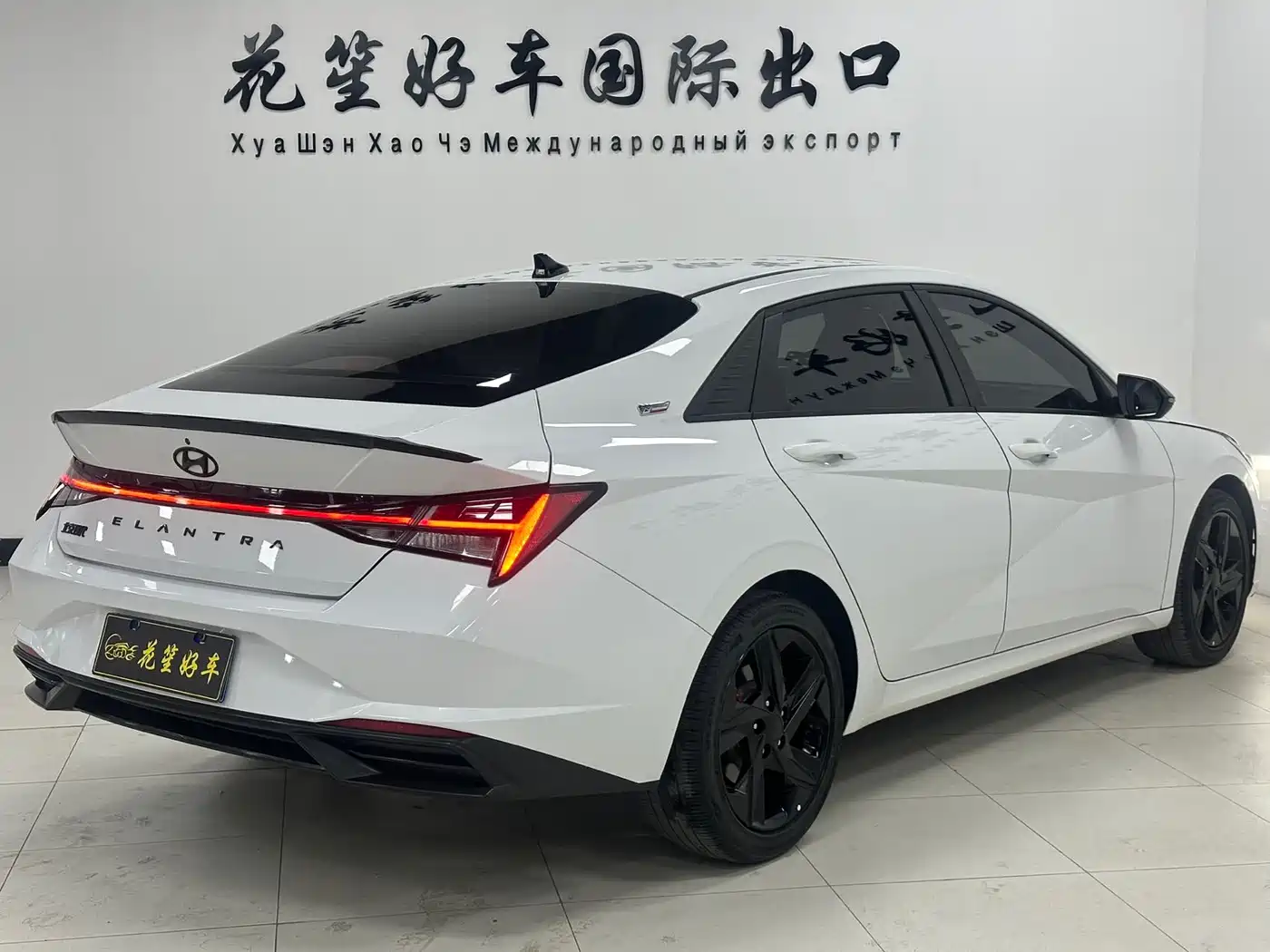 Hyundai Elantra 2022 1.5L CVT 20th Anniversary Edition фото 7