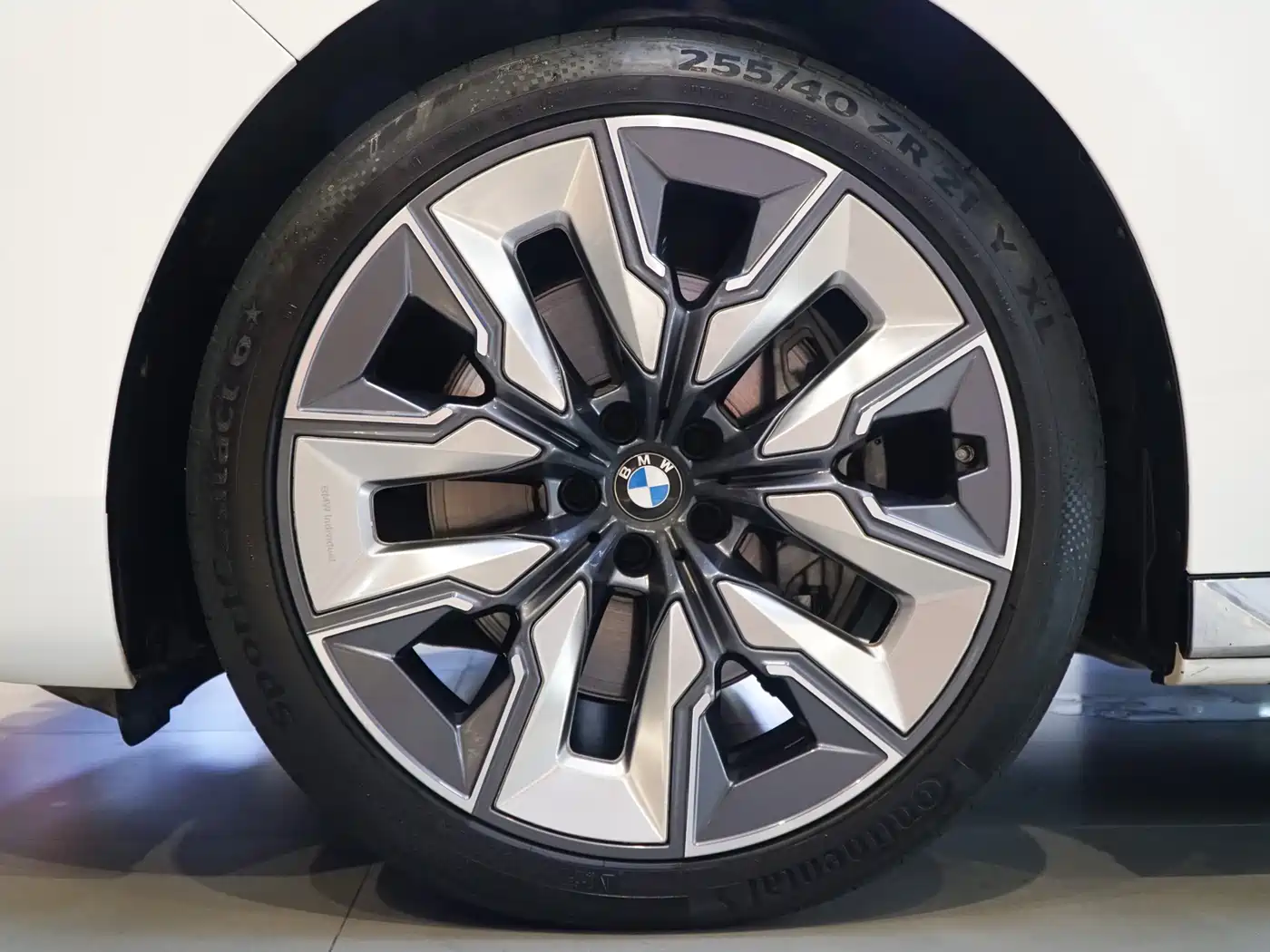 Photo 22 - BMW 7 Series