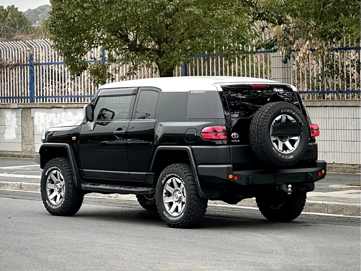 Toyota FJ Cruiser 2014 2013 4.0L