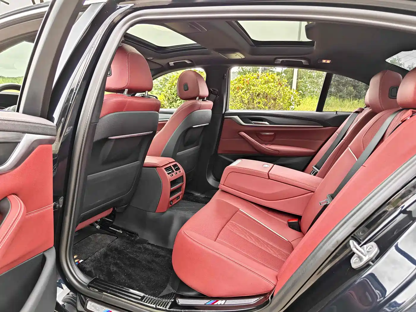 BMW 5 Series 2023 Facelift 530Li Leading M Sport Package фото 10