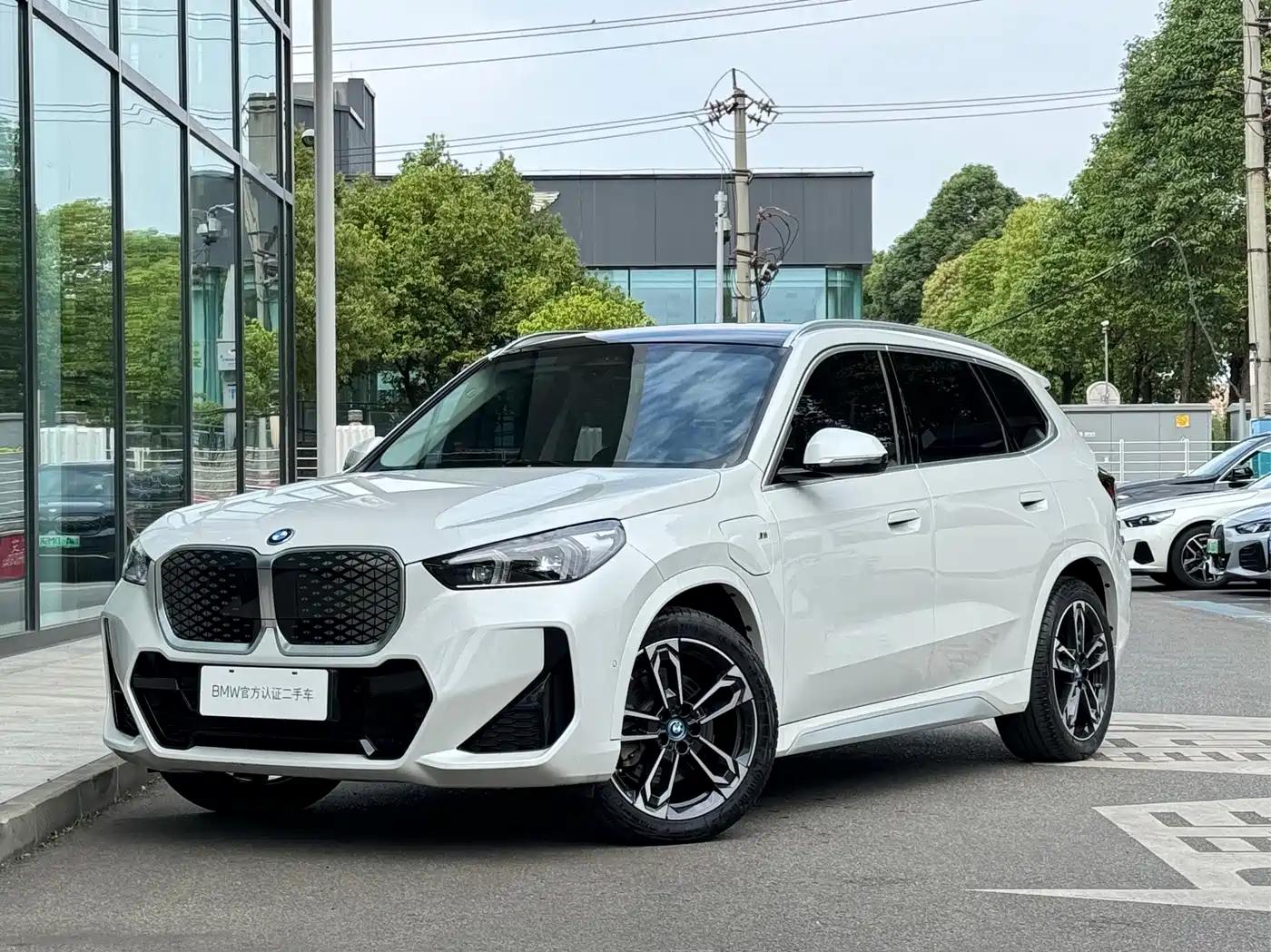 BMW iX1 2023 xDrive30L M Sport Package фото 8