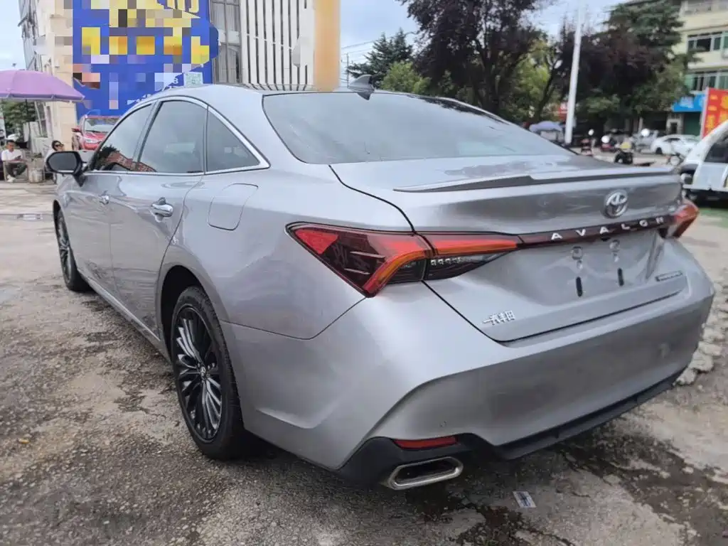 Фото 5 - Toyota Avalon