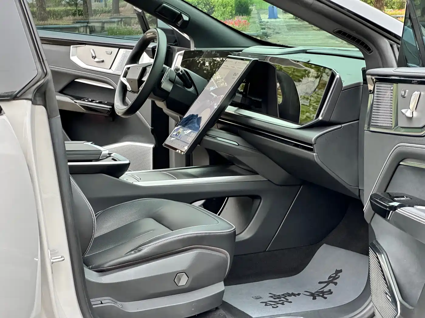 HiPhi Y 2023 2023 810km Long Range Edition