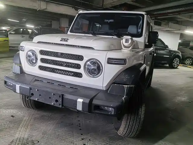  212 212 T01 2025 2.0T Diesel Version