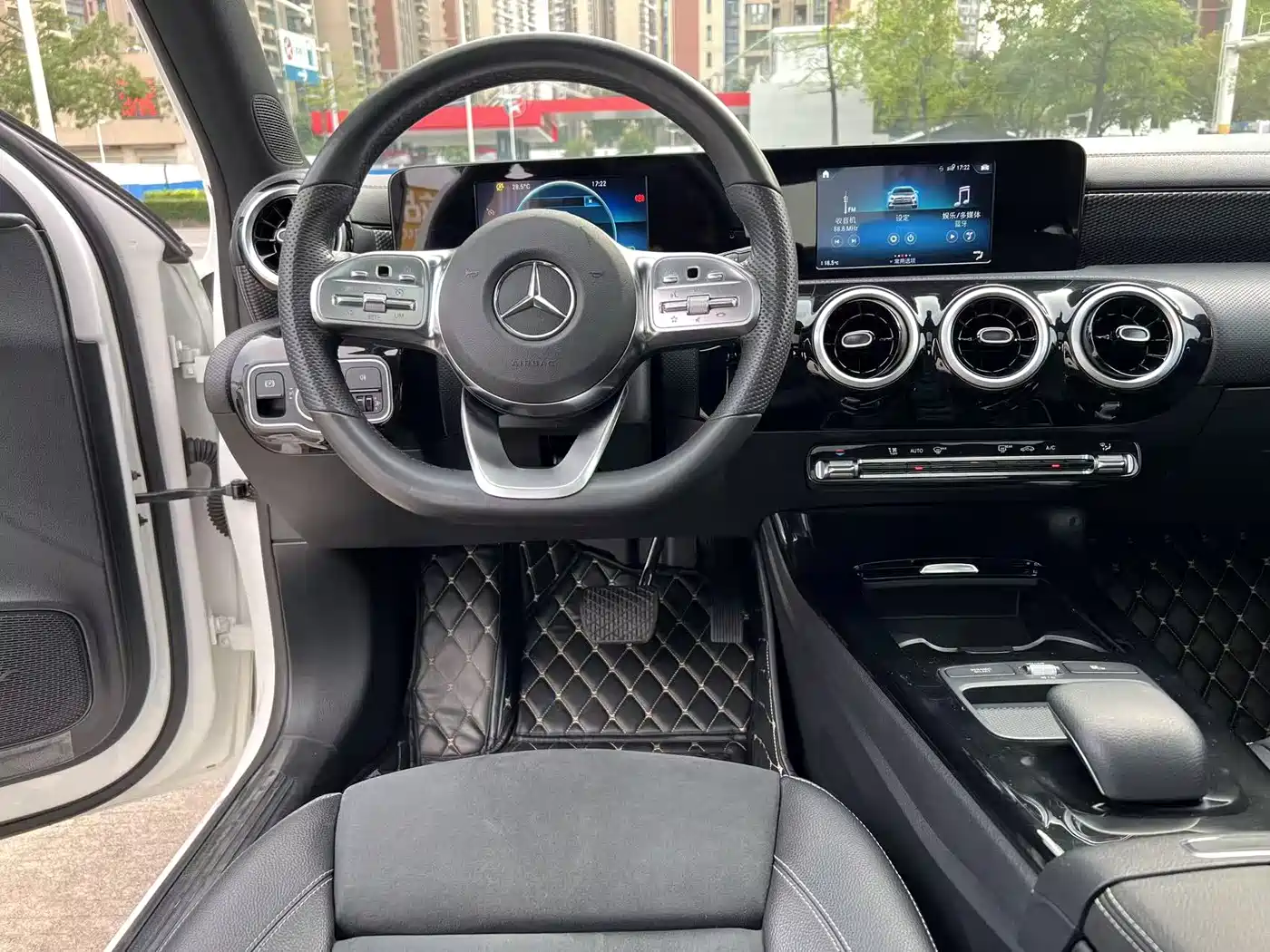 Mercedes-Benz A-Class 2020 A 180 L Sport Sedan фото 5