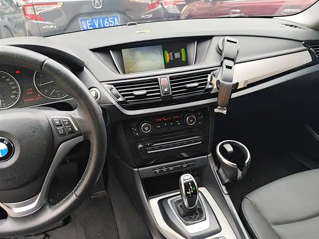 BMW X1 2014 sDrive18i Leading Edition фото 13