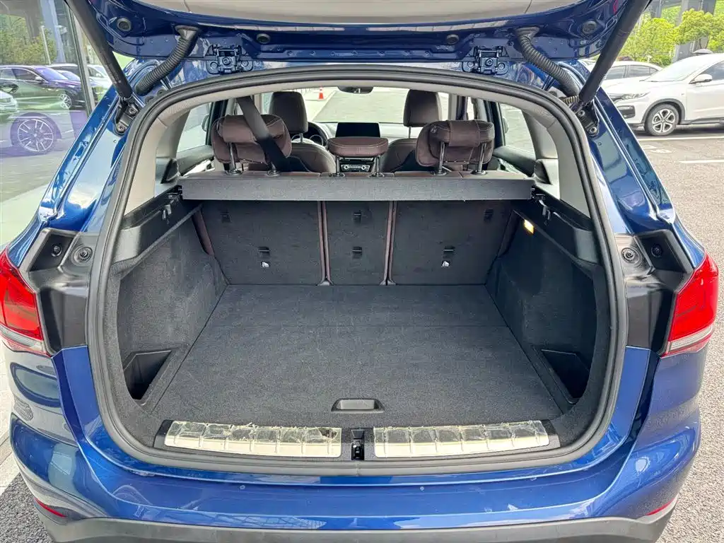BMW X1 2022 sDrive20Li Fashion фото 12