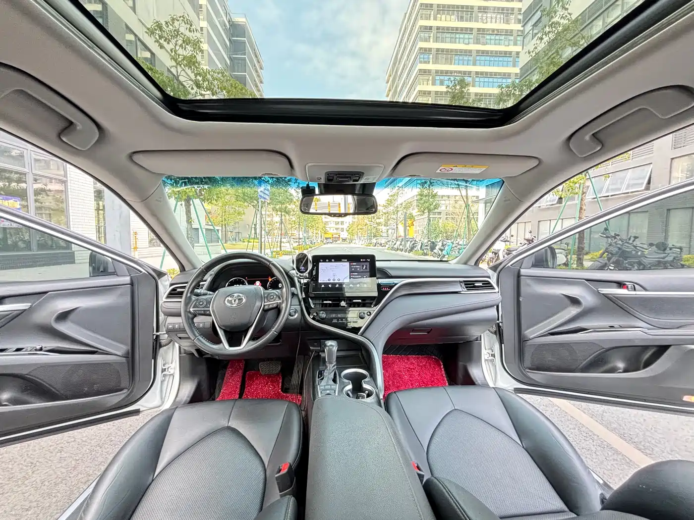 Toyota Camry 2023 2.5G Luxury Edition фото 14
