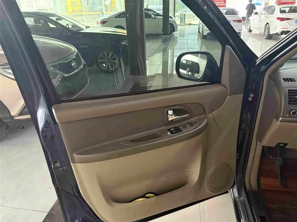 Фото 3 - Buick GL8