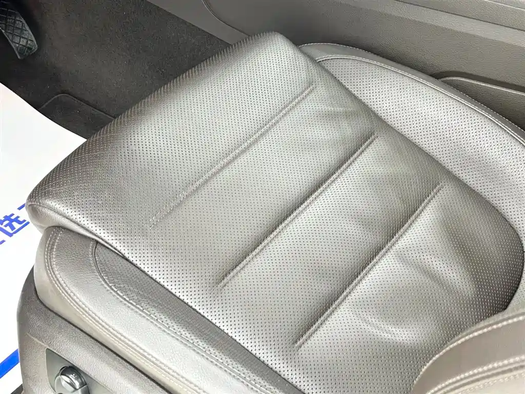 Volkswagen Touareg 2017 3.0TSI Explorer Edition фото 8