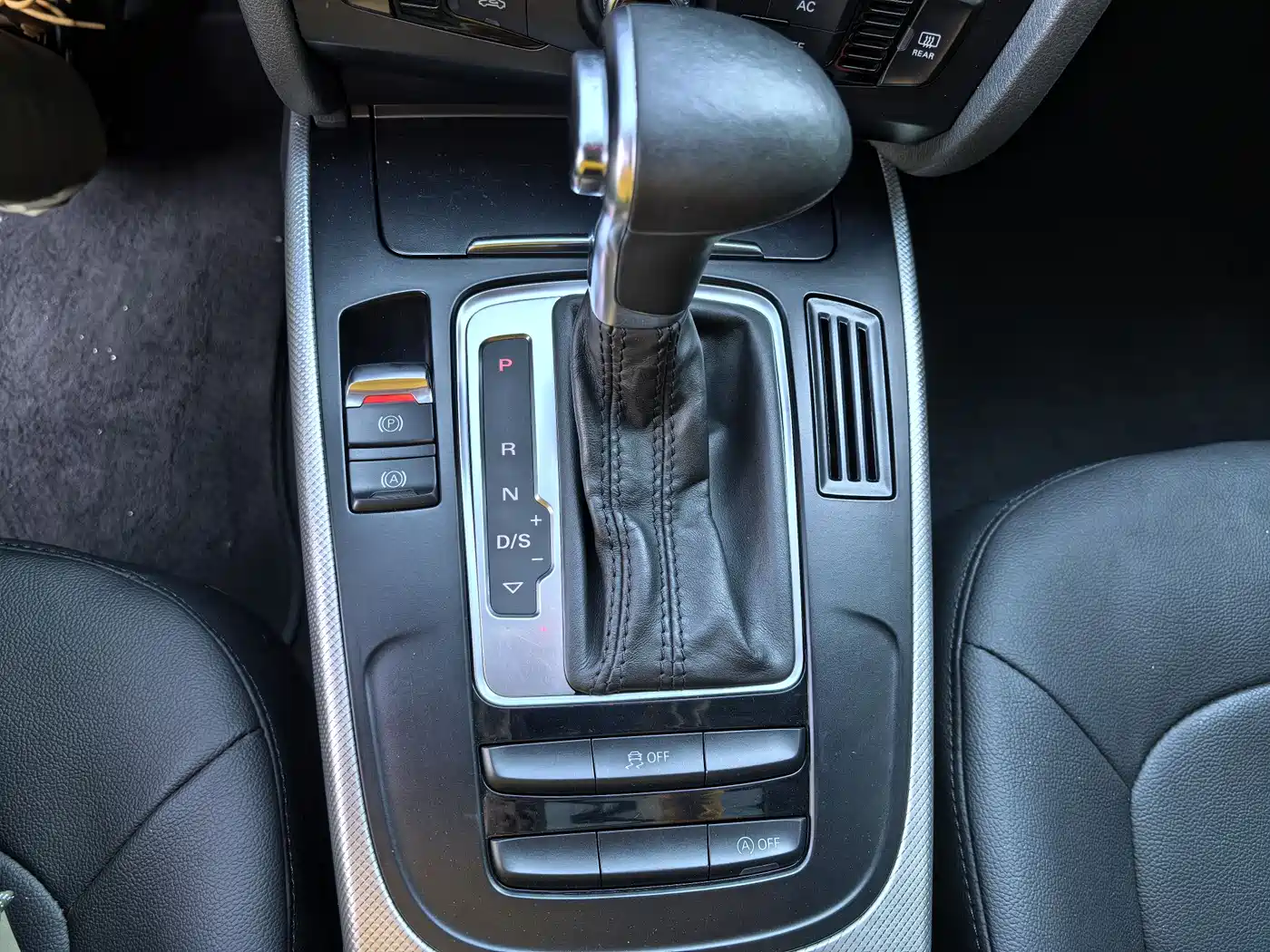 Audi A4L 2013 35 TFSI Automatic Standard фото 14