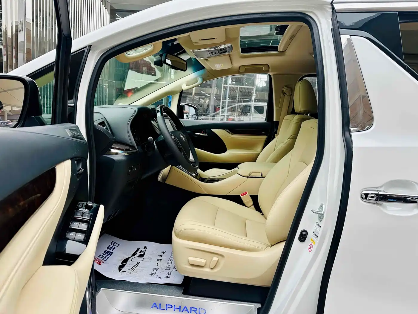 Toyota Alphard 2018 Facelift 3.5L Luxury Edition фото 5