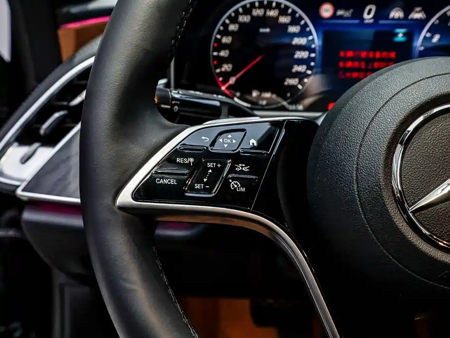 MERCEDES-BENZ E CLASS