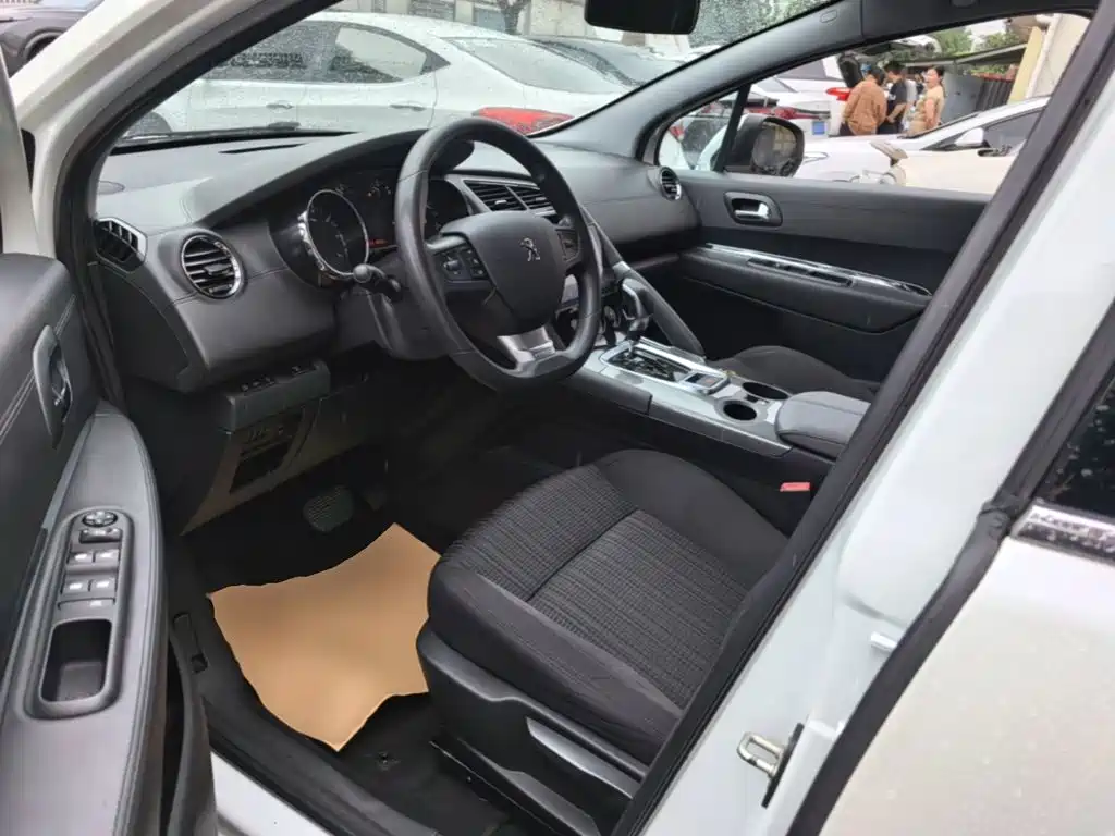 Peugeot 3008 2017 2016 1.6THP Automatic Classic Edition