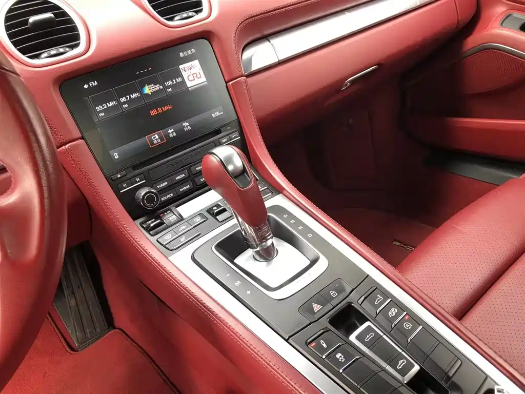 PORSCHE 718
