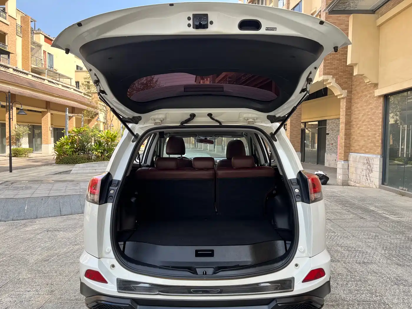 Toyota RAV4 Rongfang 2016 2.0L CVT 2WD Trend (China V) фото 11