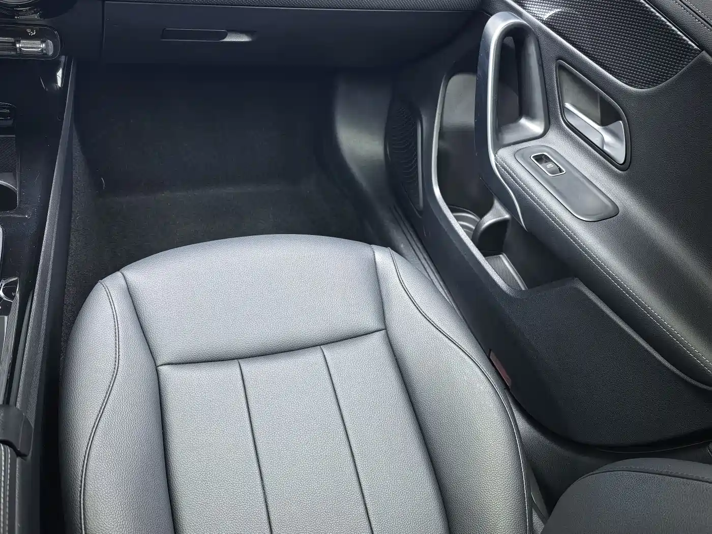 Mercedes-Benz A-Class 2023 A 200 L Dynamic фото 15