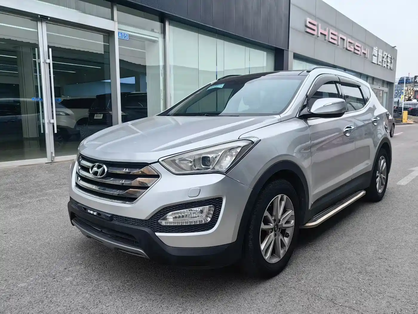 Hyundai Santa Fe 2013 2.0T Automatic 2WD Premium Model