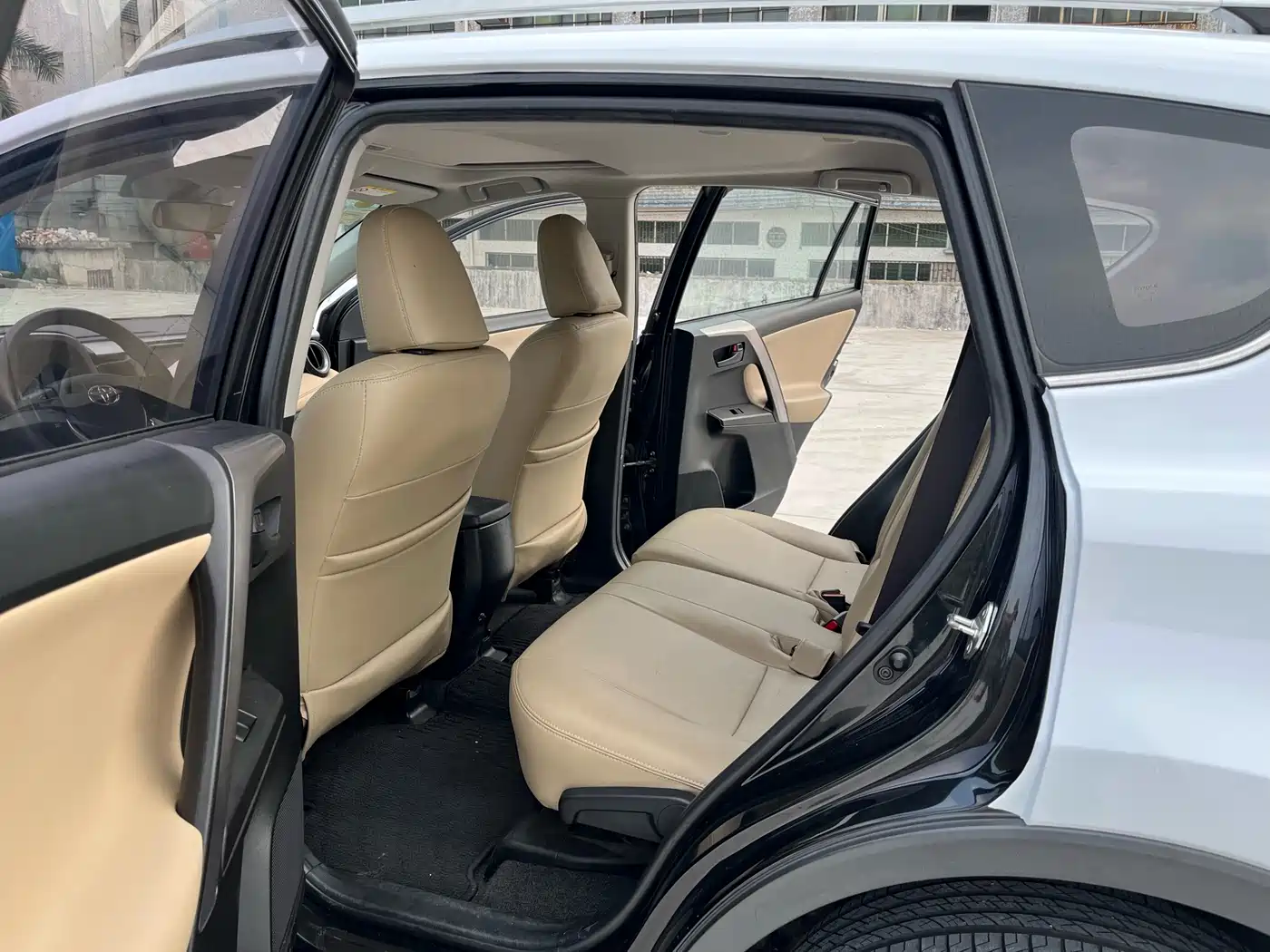 Toyota RAV4 Rongfang 2016 2.0L CVT 2WD Trend (China V) фото 10