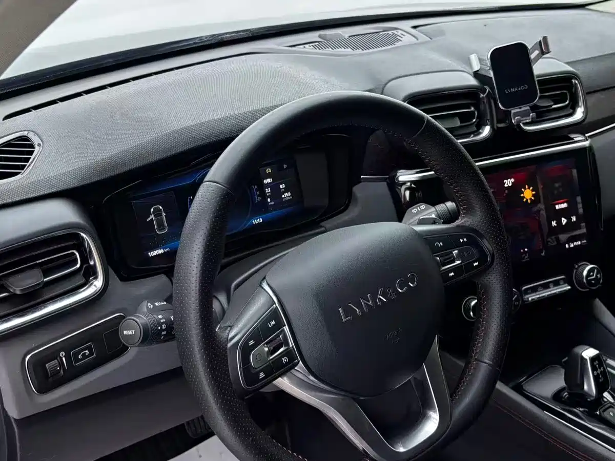 Lynk & Co 02 2019 1.5T DCT FWD Jin Pro Version China VI фото 11
