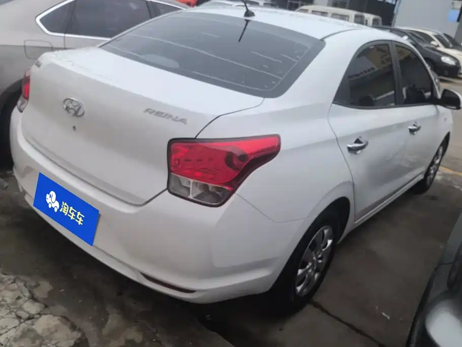 صورة 3 - Hyundai Verna