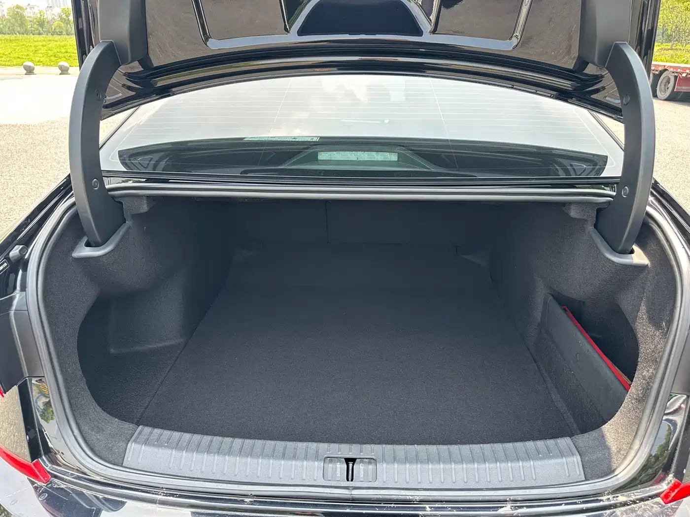 Volkswagen Passat 2022 330TSI Starry Sky Premium Edition фото 23