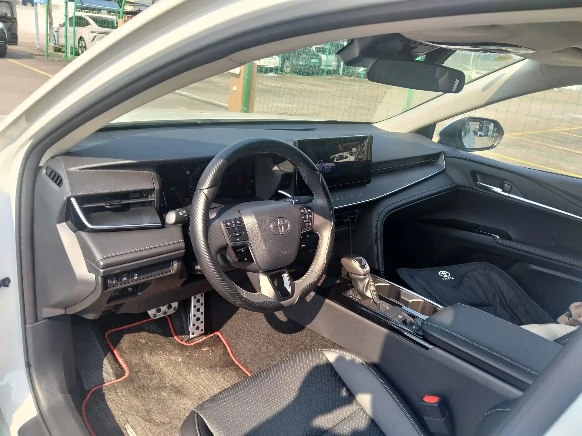 Photo 10 - Toyota Camry